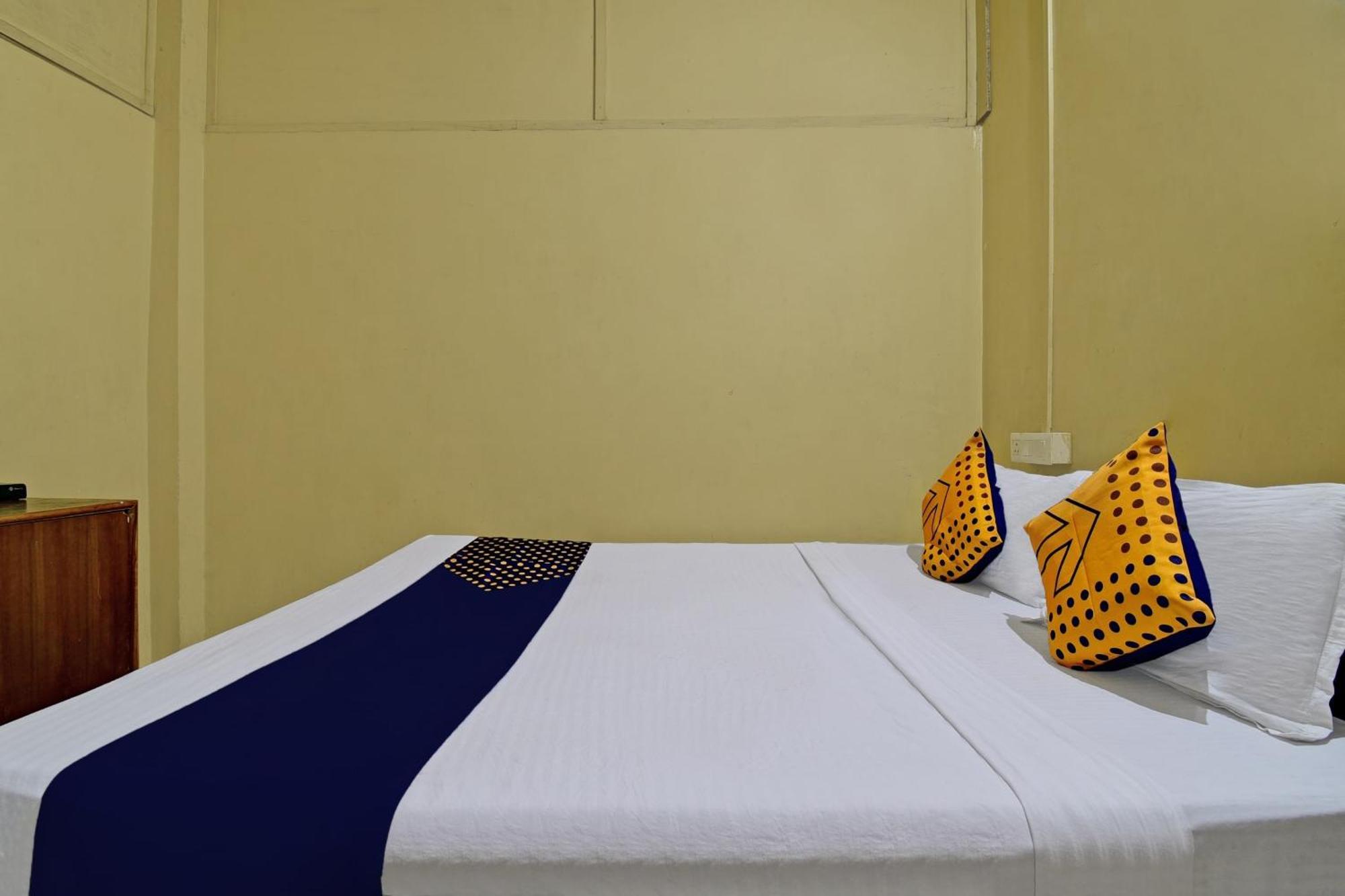 Oyo Flagship Thank You Lodge Nac Dispur Eksteriør bilde