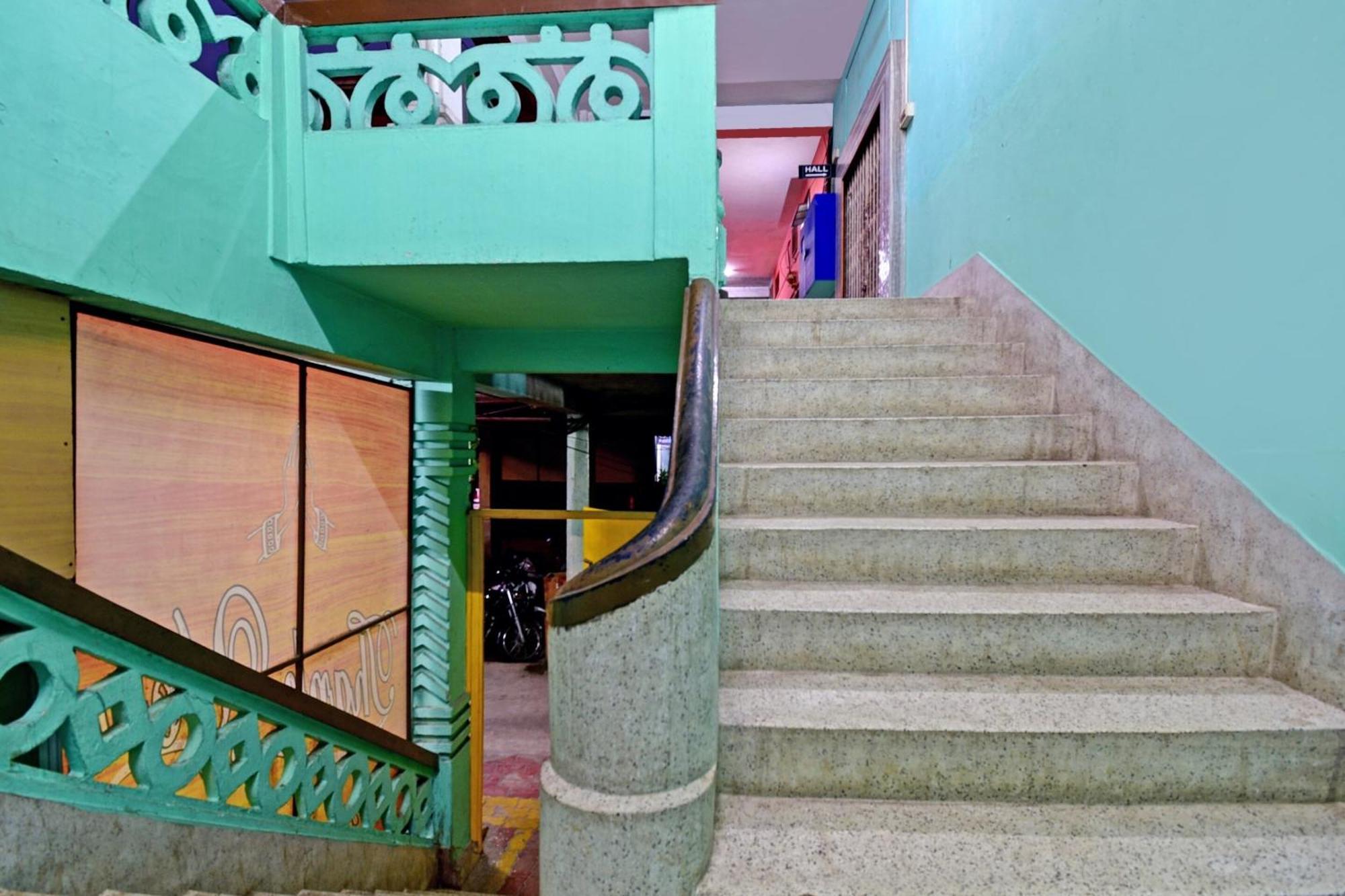Oyo Flagship Thank You Lodge Nac Dispur Eksteriør bilde